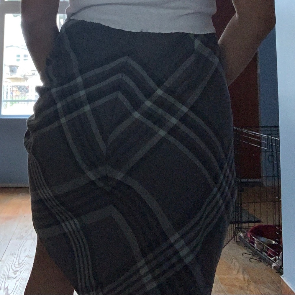 Grey plaid pencil skirt 💨